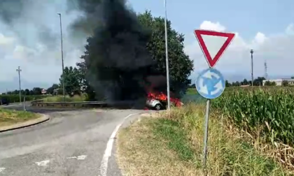 Auto in fiamme in località San Giorgio a Rovato