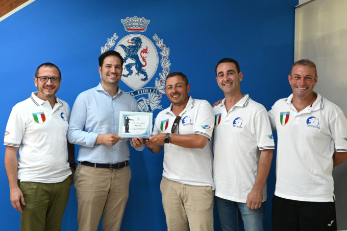 Una targa all’Associazione Sportiva e Culturale BSportING per la vittoria al Campionato Nazionale