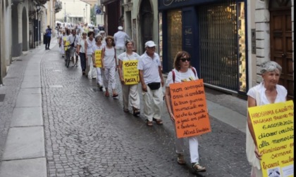 Associazioni pacifiste scendono in strada per dire "no" alle bombe nucleari