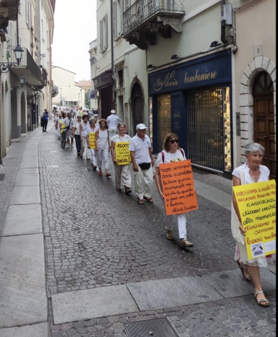 Associazioni pacifiste scendono in strada per dire “no” alle bombe nucleari