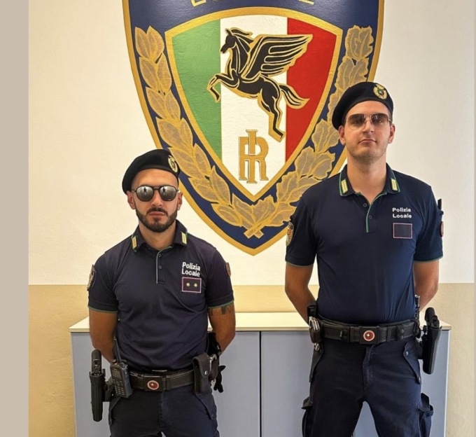 Mette a disposizione ad uno spacciatore clandestino il suo appartamento, scatta la denuncia