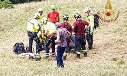 Anziano scivola nel bosco, portato in salvo  con l'elisoccorso