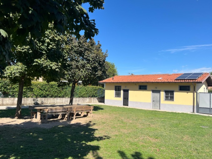 Tre minorenni danneggiano il campo sportivo, denunciati dal sindaco