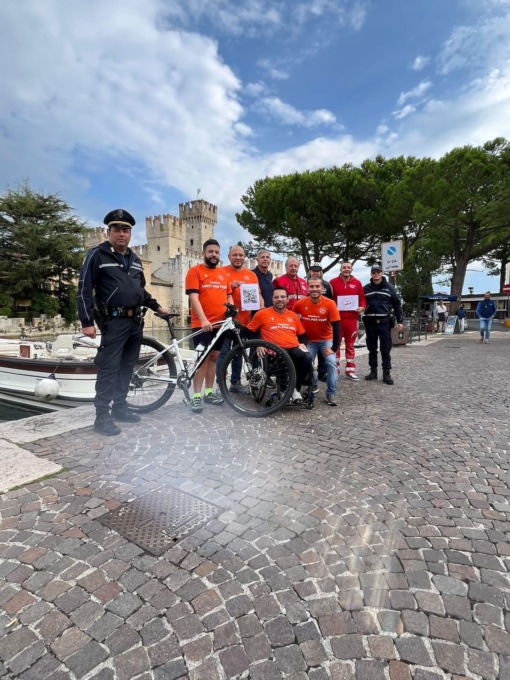Da Sirmione a Bologna per aiutare Fede