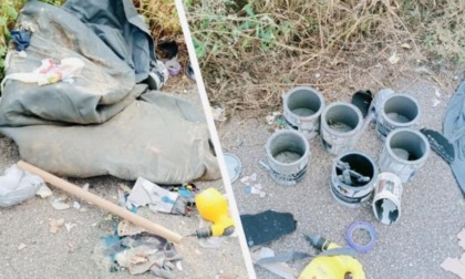 Abbandona i rifiuti per strada ma viene notato da un cittadino e scatta la sanzione