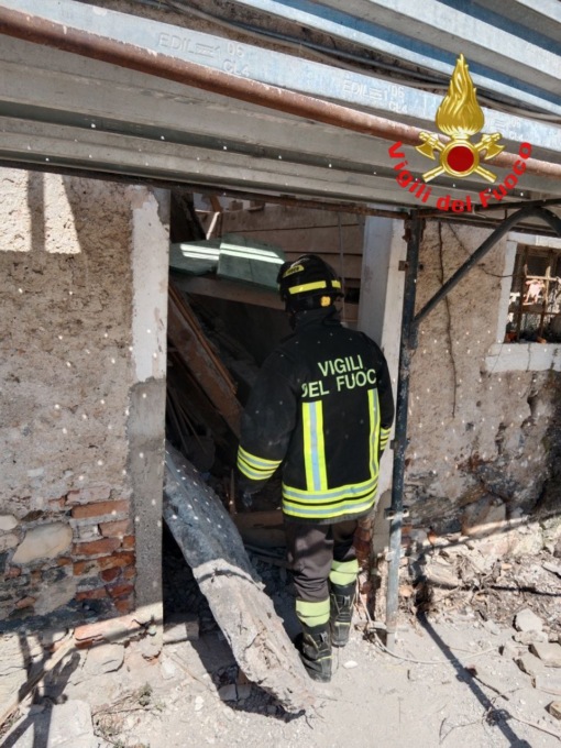Crolla soletta durante una ristrutturazione, un morto in Alto Garda