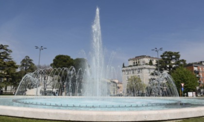 Giornata Mondiale per la prevenzione del suicidio: la fontana di Piazza Repubblica si illumina di blu