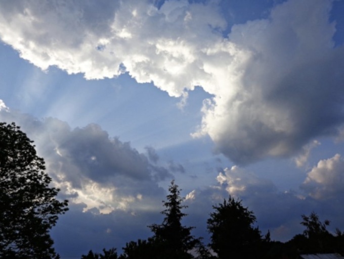 Le nubi dominano nel cielo Bresciano, lunedì atteso un peggioramento