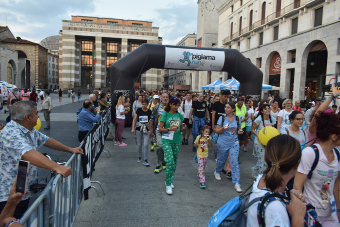 Pigiama Run in scena a Brescia: partenza e arrivo in piazza Vittoria
