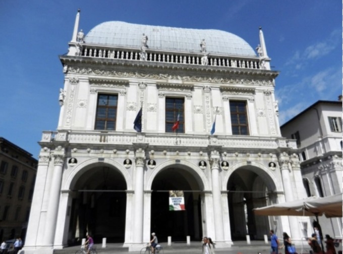 Sclerosi  laterale amiotrofica: Palazzo Loggia si illumina di verde