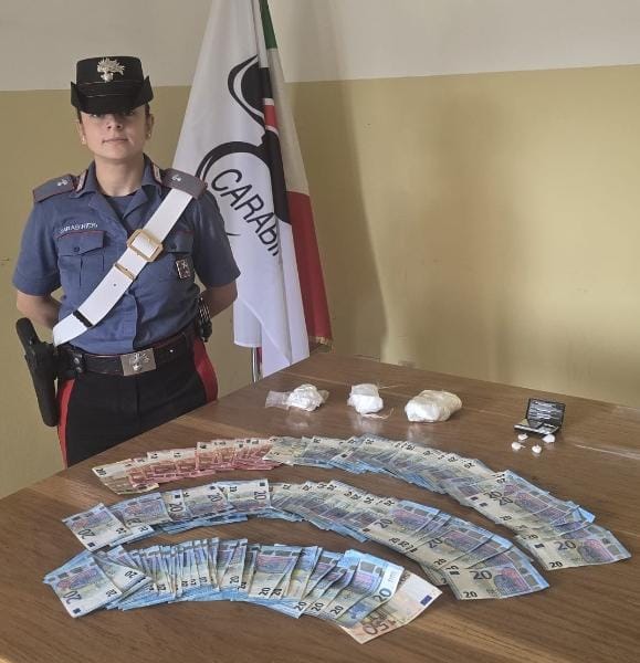 Spacciava nel centro di Capriolo, arrestato un 28enne