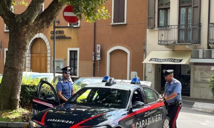 Spaccio di droga ma non solo: perquisiti sei soggetti residenti sul Garda