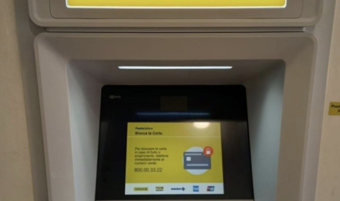 Tenta di forzare l’Atm di Poste Italiane a Sarezzo, scatta la denuncia