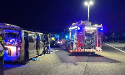 Incidente in A4: pompieri liberano un uomo incastrato nelle lamiere