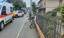 17enne perde il controllo del motorino e finisce fuori strada: arriva l'elisoccorso