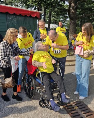 Grande successo per la terza edizione della maratona dei nonni in maglia gialla
