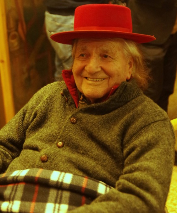 Pittore, poeta, volontario e filantropo: l’ultimo saluto all’artista Luigi Mometti, detto “Il Bello”