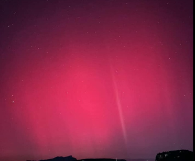 L’aurora boreale nei cieli bresciani: uno spettacolo da sogno