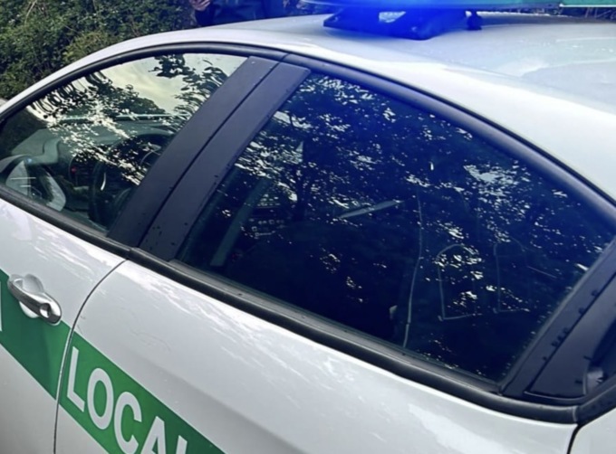 Guida senza patente da trent’anni e si vanta con gli agenti della Locale che lo hanno fermato