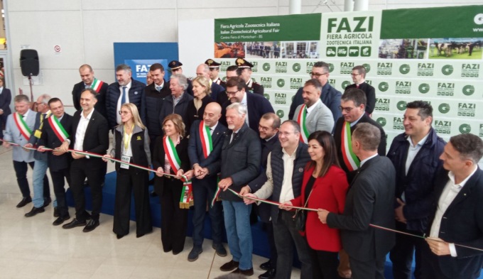 Taglio del nastro per la 96esima edizione della FAZI