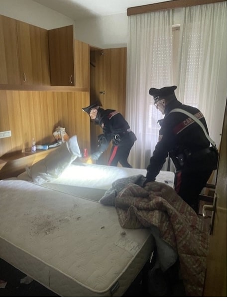 Irregolari sul territorio, trovavano rifugio in alberghi abbandonati: avviate le procedure di espulsione dall’Italia