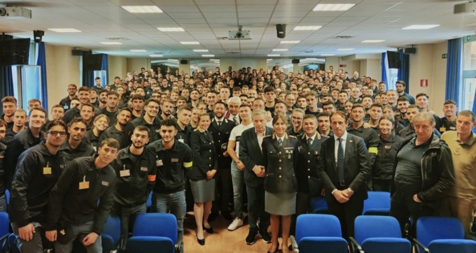 Polgai di Brescia: l’ispettore Cristian Di Martino racconta la sua storia agli allievi