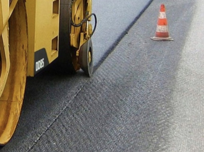 Salò: via Garibaldi chiusa nella notte per asfaltatura