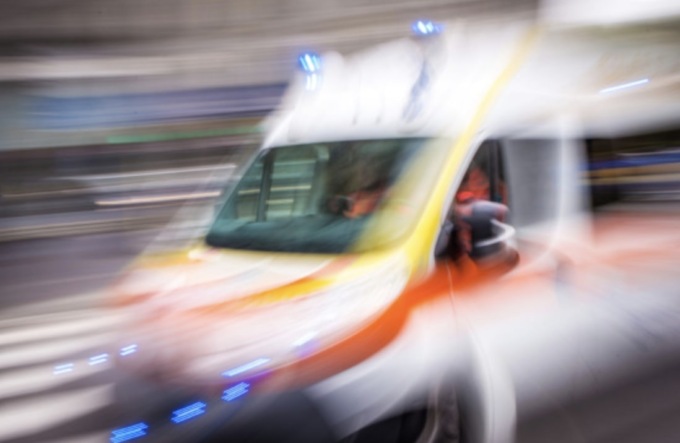 Scontro tra due auto a Brescia, coinvolti una 74enne e un giovane di 21 anni