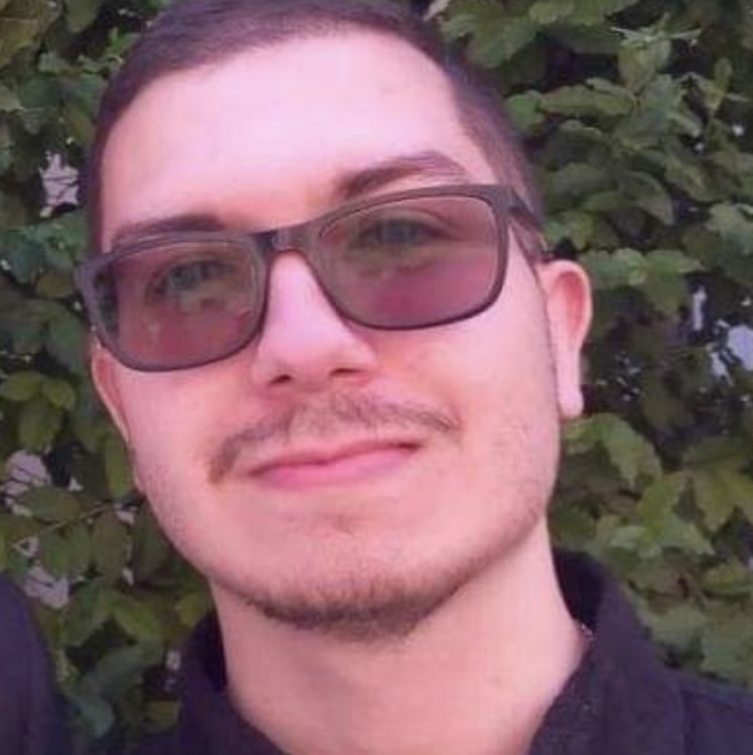 Travolto da un’ondata del Rio Caurinzano sotto gli occhi del fratello: addio al 20enne Simone