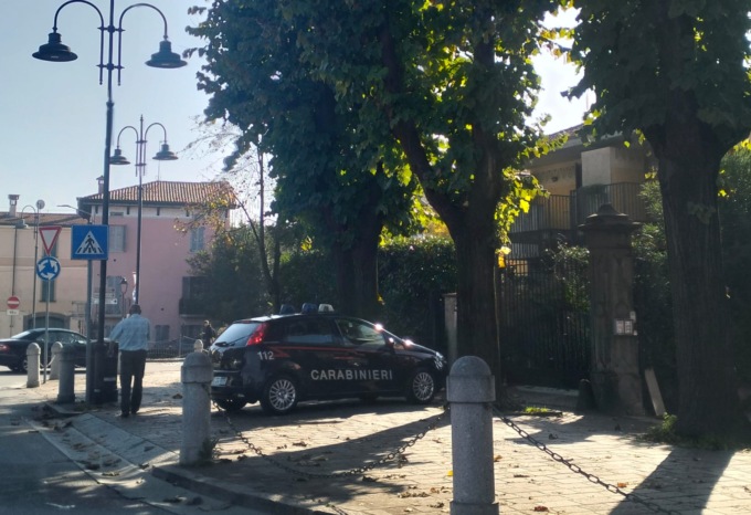 Uomo in stato incosciente in strada: allertati i soccorsi