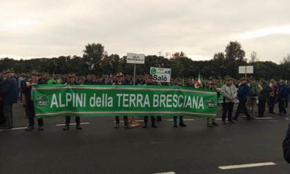 L'abbraccio di Montichiari agli Alpini: in 10mila sfilano all'Adunata del Secondo Raggruppamento