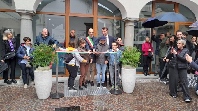 Taglio del nastro per Casa Malvezzi, si punta all’autonomia abitativa di persone fragili e con disabilità