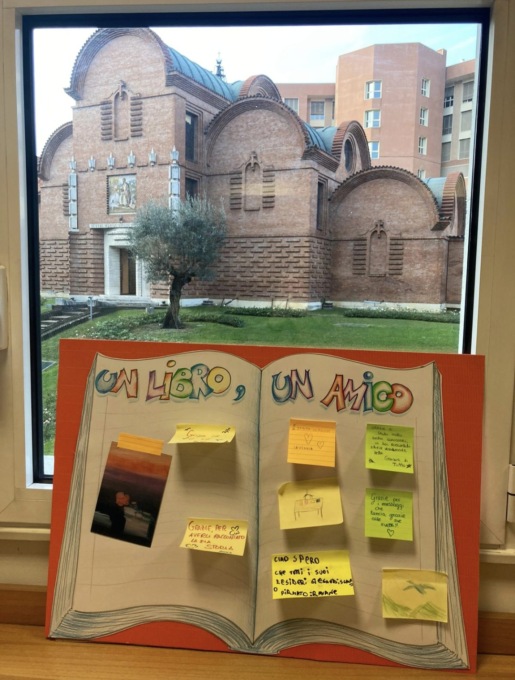 Un libro, un amico: letture, incontri con l’autore e anche  un giornalino per seminare cultura tra i banchi.. in corsia