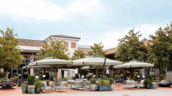 Franciacorta Village presenta il restyling completo della food court e della galleria insieme a nuove proposte di ristorazione e negozi