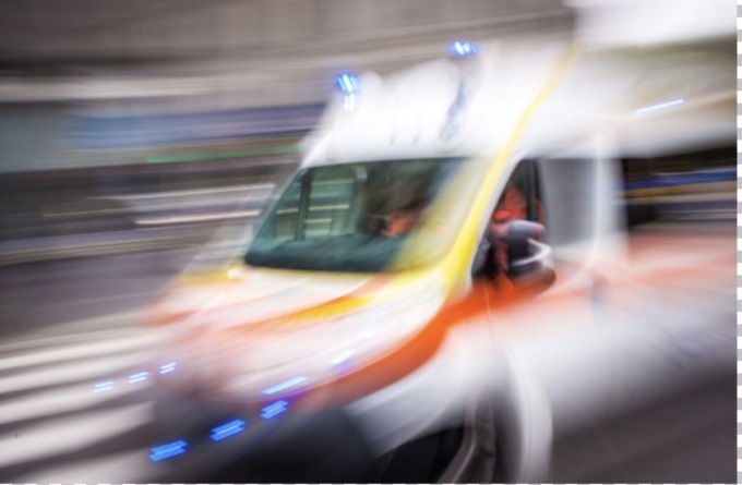 Desenzano del Garda: scontro auto-camion, grave un 35enne