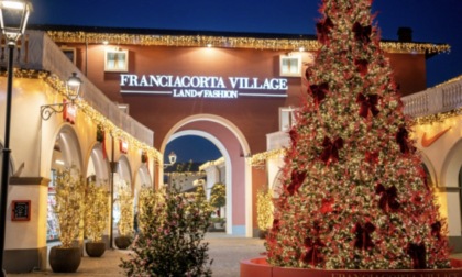 Al Franciacorta Village luci e vetrine a festa scaldano l'atmosfera tra tante novità