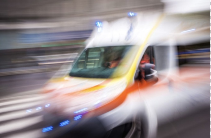 Malore fatale in strada, nulla da fare per un anziano