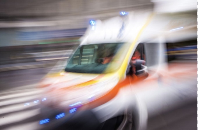 Malore improvviso mentre passeggia: nulla da fare per un 74enne