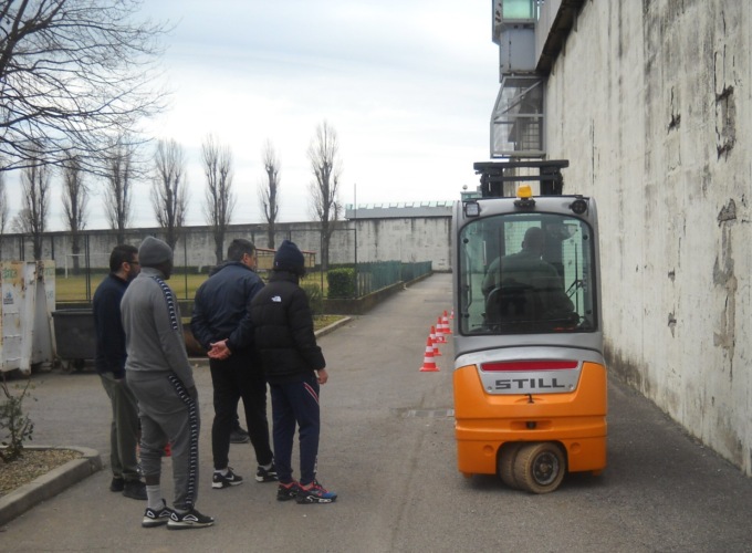 Protocollo carceri: 10 detenuti hanno concluso il corso di formazione per carrellisti