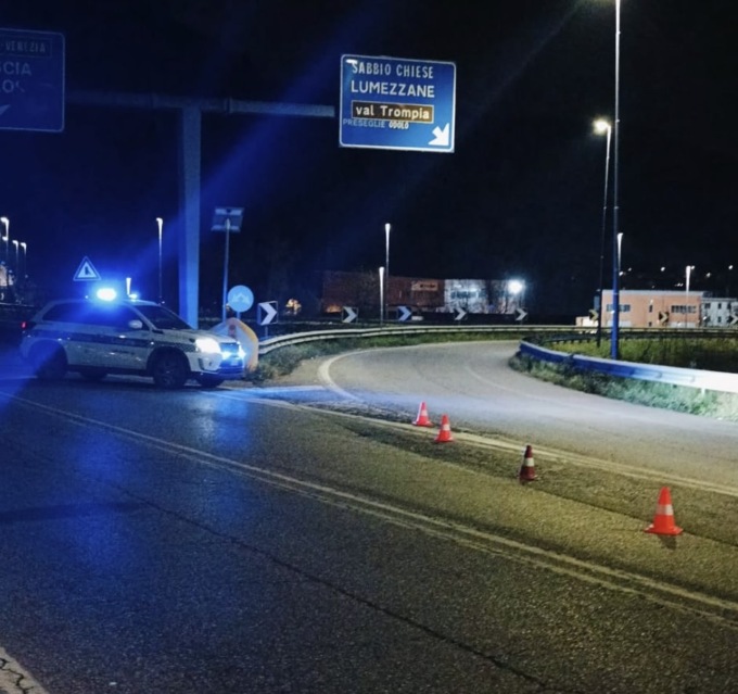 Scontro tra auto in tangenziale a Vobarno