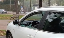 Atti vandalici contro le auto parcheggiate in centro a Desenzano