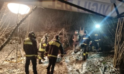 Cane bloccato in una grotta: continuano le operazioni di salvataggio