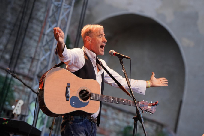 Carlo Rizzolo in concerto, ad aprire la cantautrice bresciana Strea