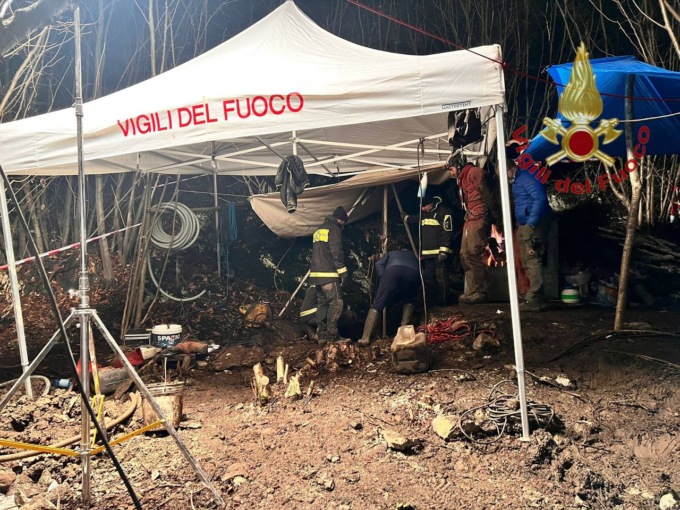 Full, trovato morto a 25 metri di profondità il cane bloccato in una grotta a Sulzano