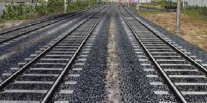 Muore travolto dal treno