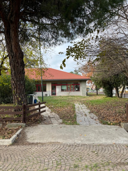 Cologne, basta aule mobili: a gennaio le scuole medie tornano in via Corioni