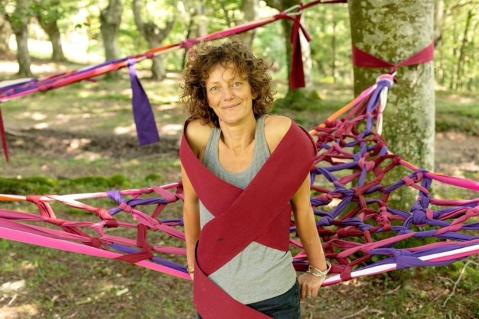 «Io non sono io»: poesia, musica e teatro si fondono sopra e fuori il palco