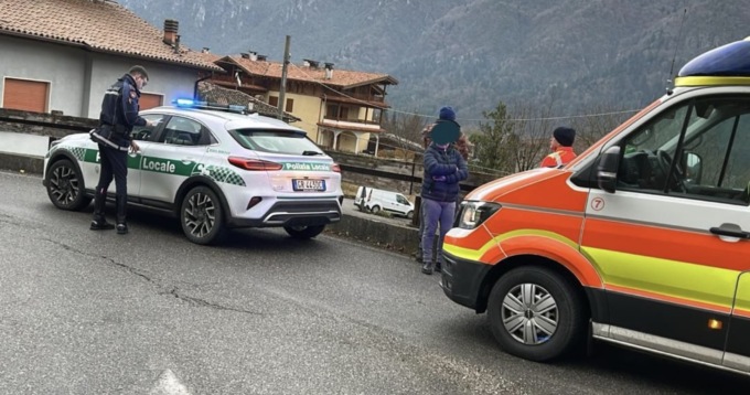 Anfo: automobilista urta un ciclista e non si ferma