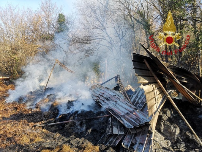 Capodanno: nella notte a fuoco un fienile a Paitone