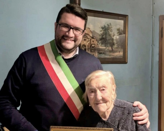 Compleanno a tre cifre per la signora Pierina che compie 102 anni